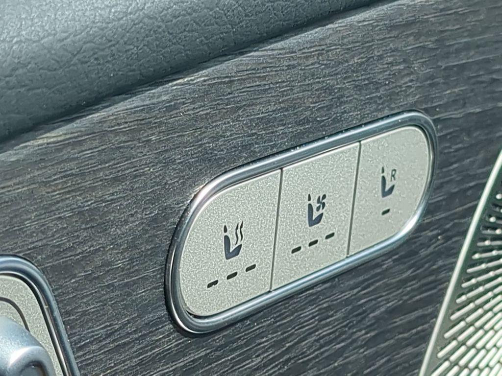 new 2025 Mercedes-Benz GLE 450e car