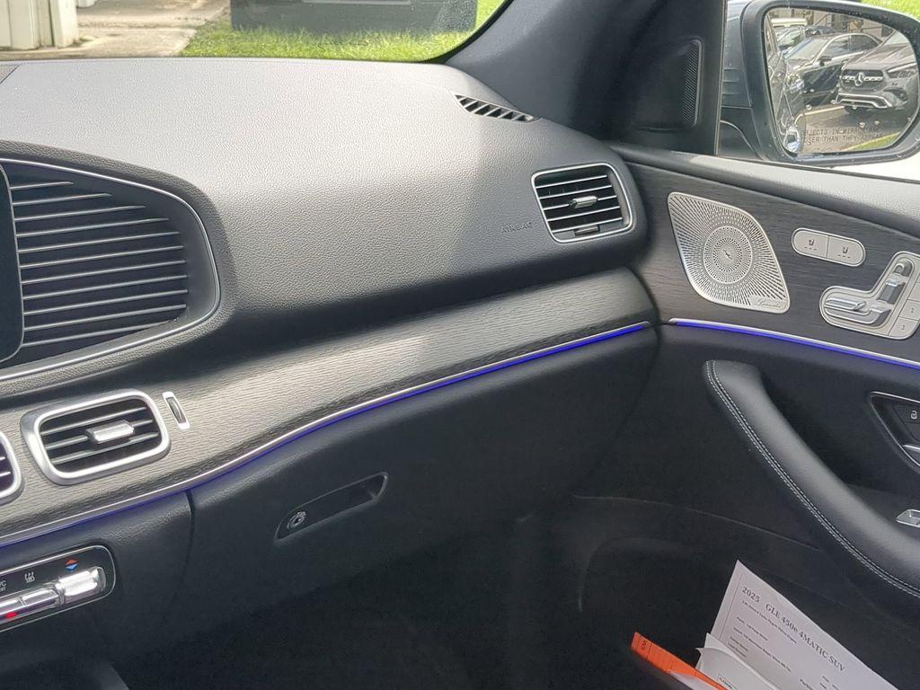 new 2025 Mercedes-Benz GLE 450e car