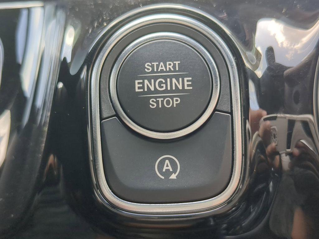 new 2025 Mercedes-Benz GLA 250 car
