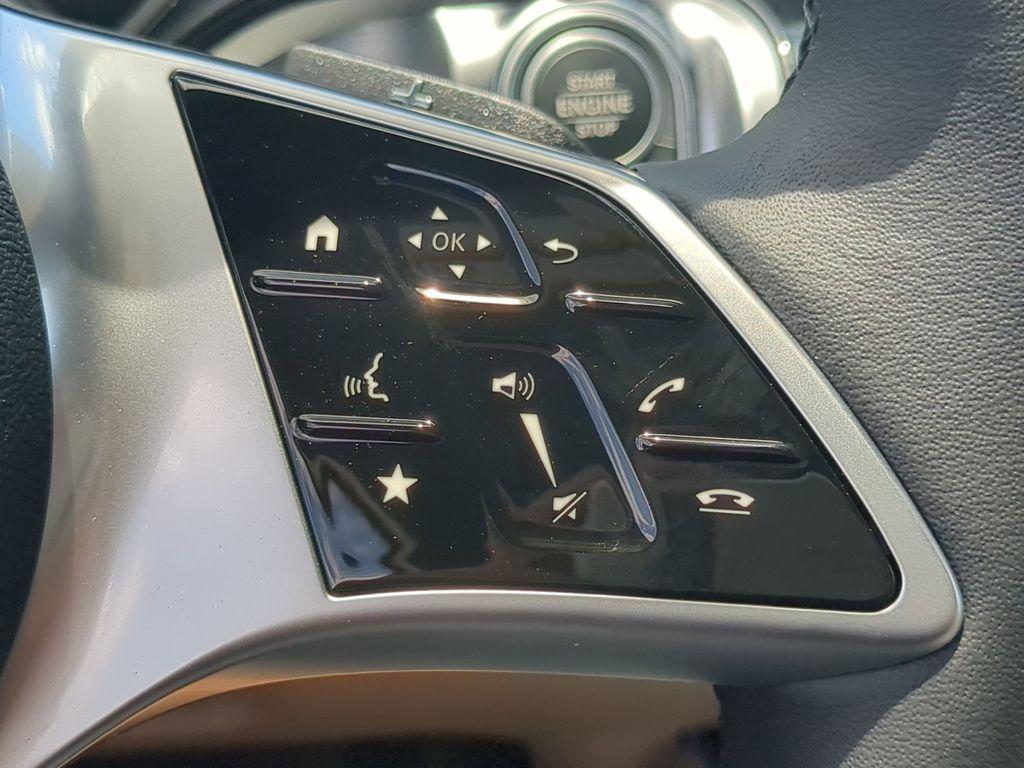 new 2025 Mercedes-Benz GLB 250 car