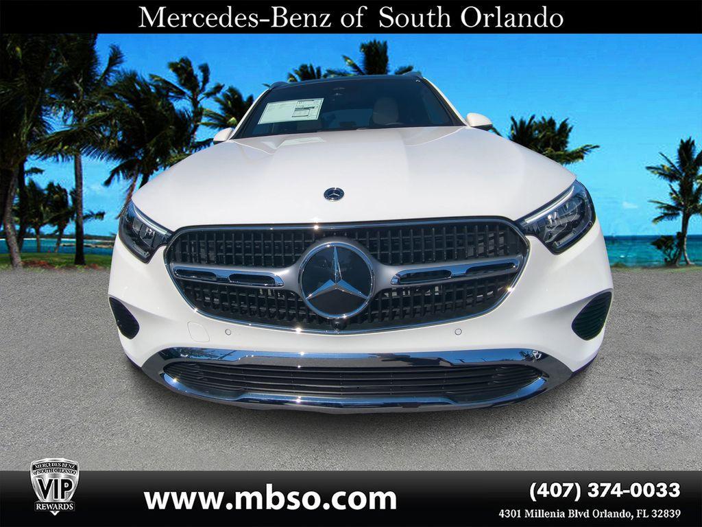 new 2025 Mercedes-Benz GLC 300 car