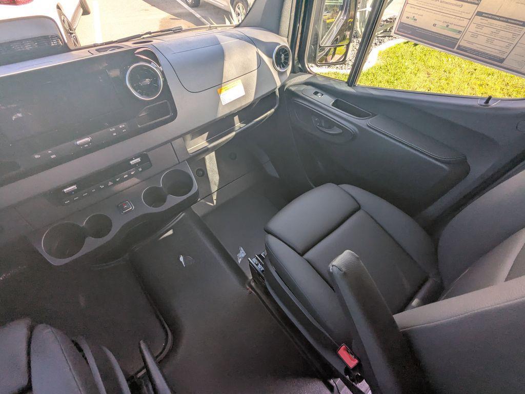 new 2025 Mercedes-Benz Sprinter 2500 car