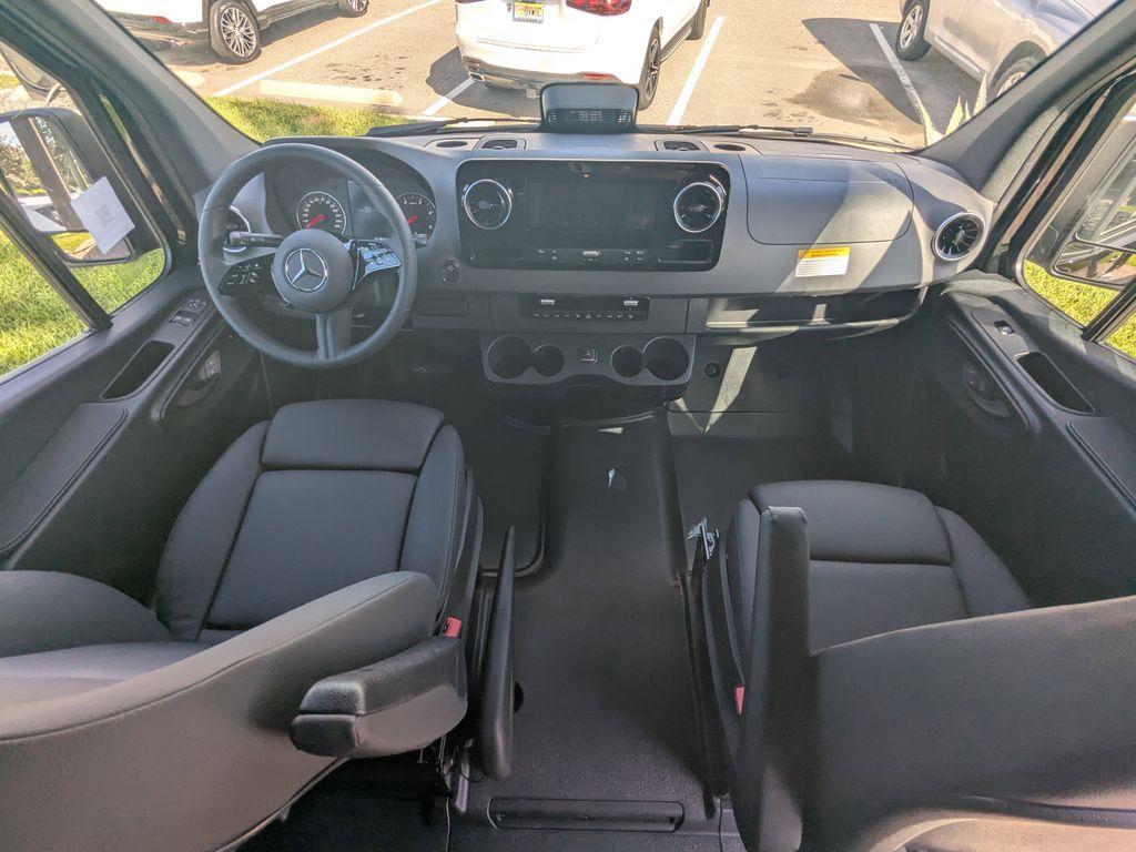 new 2025 Mercedes-Benz Sprinter 2500 car