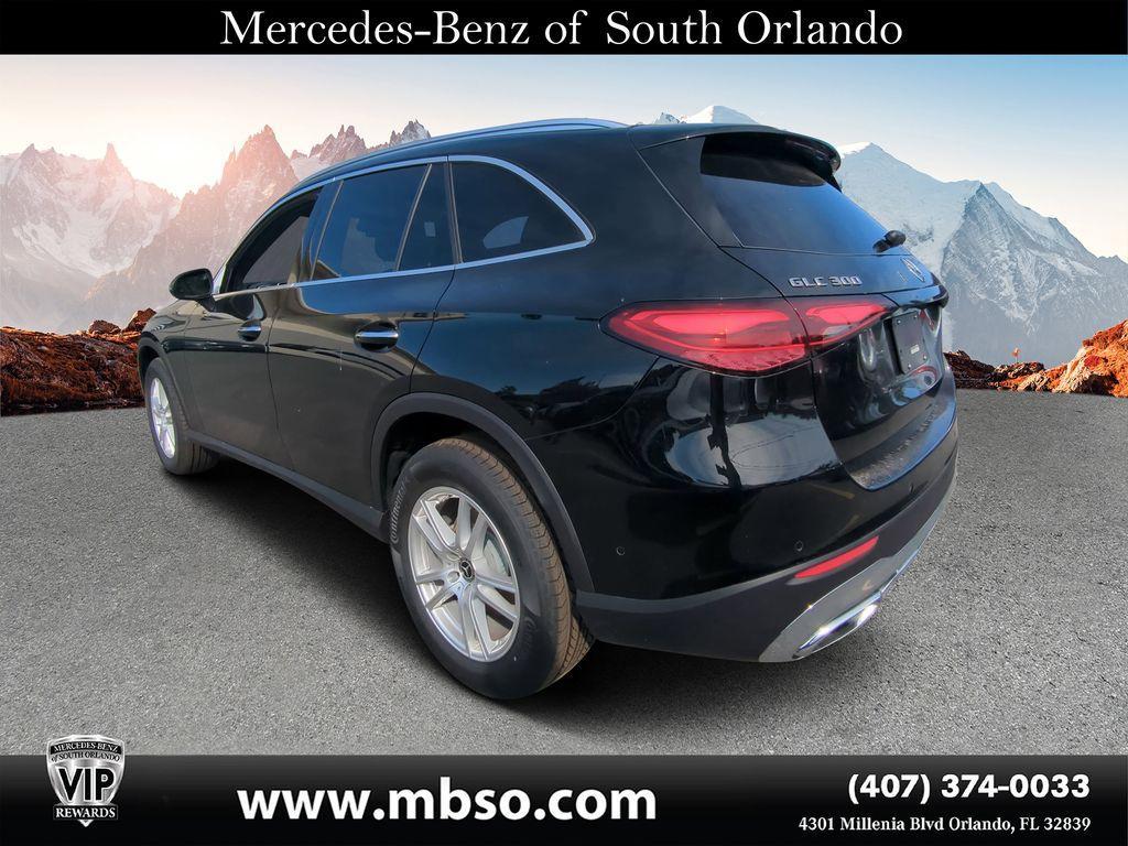 new 2025 Mercedes-Benz GLC 300 car