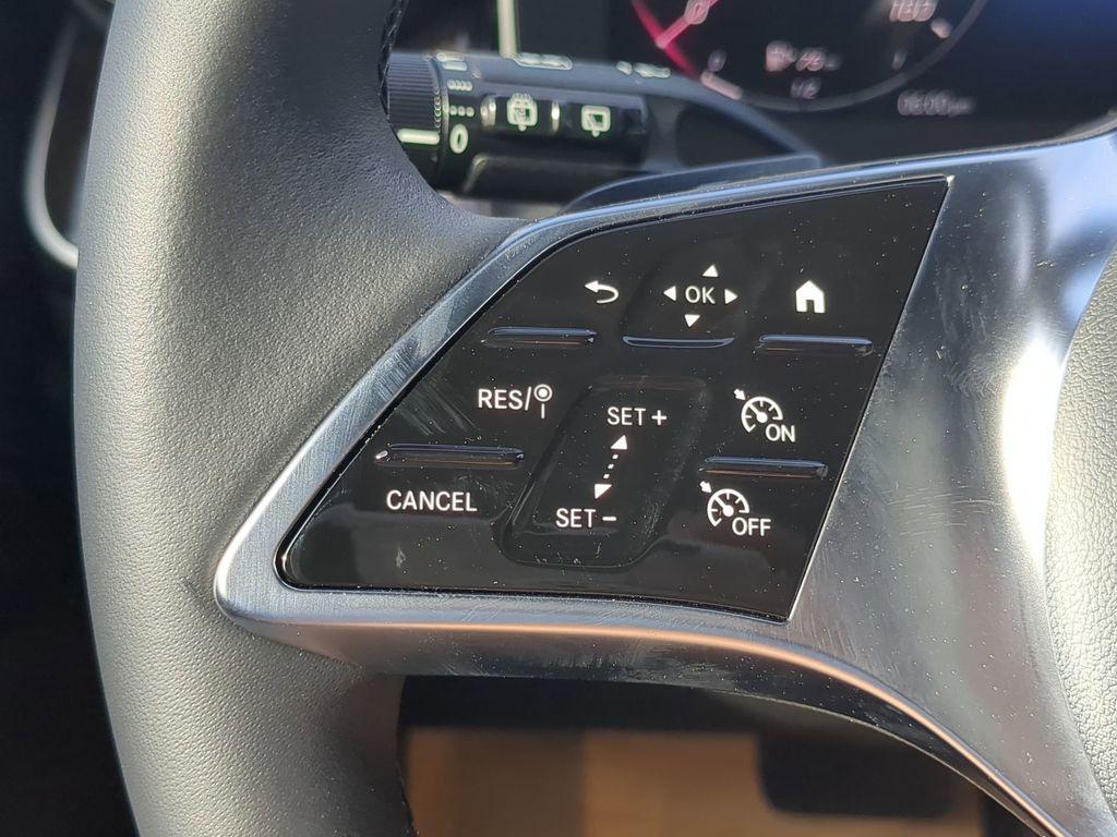 new 2025 Mercedes-Benz GLC 300 car