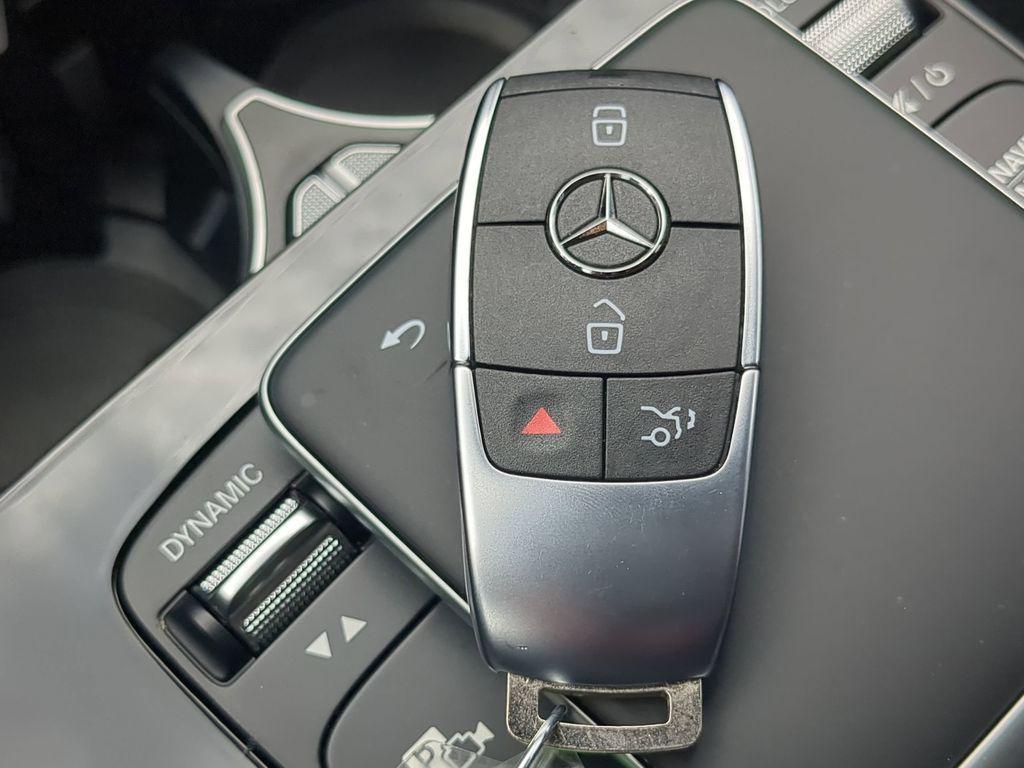 new 2025 Mercedes-Benz GLE 450e car
