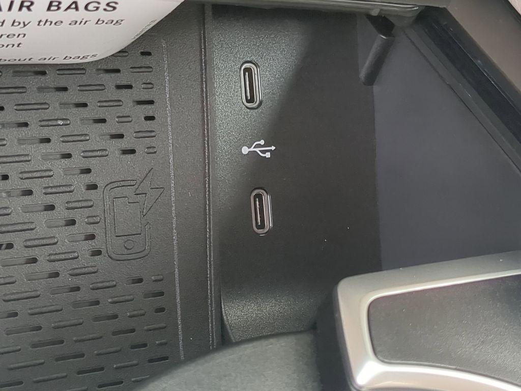 new 2025 Mercedes-Benz GLS 450 car