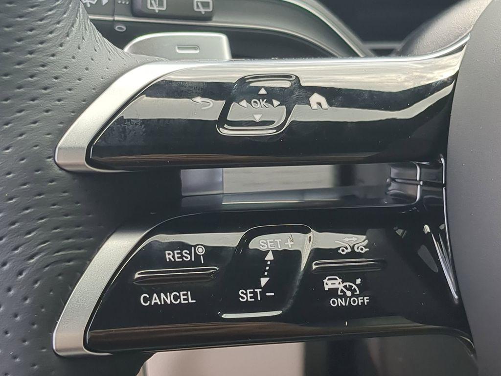 new 2025 Mercedes-Benz GLS 450 car