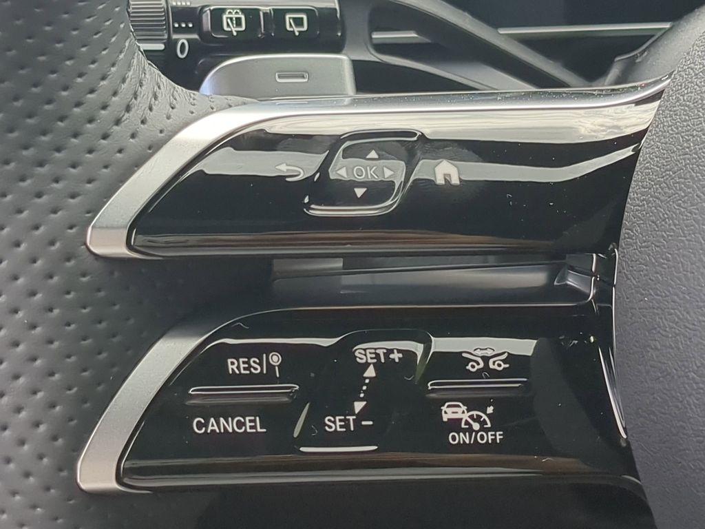 new 2025 Mercedes-Benz GLC 350e car