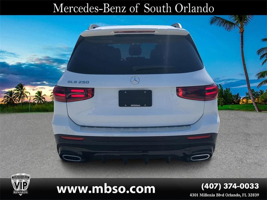 new 2024 Mercedes-Benz GLB 250 car, priced at $52,815