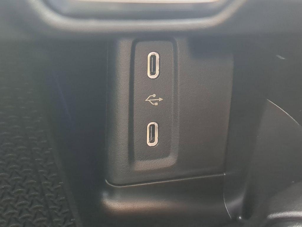 new 2025 Mercedes-Benz GLC 350e car