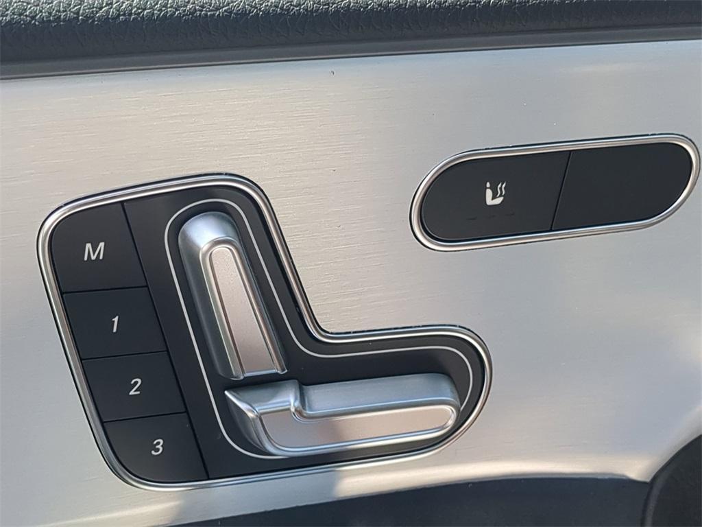new 2025 Mercedes-Benz CLA 250 car