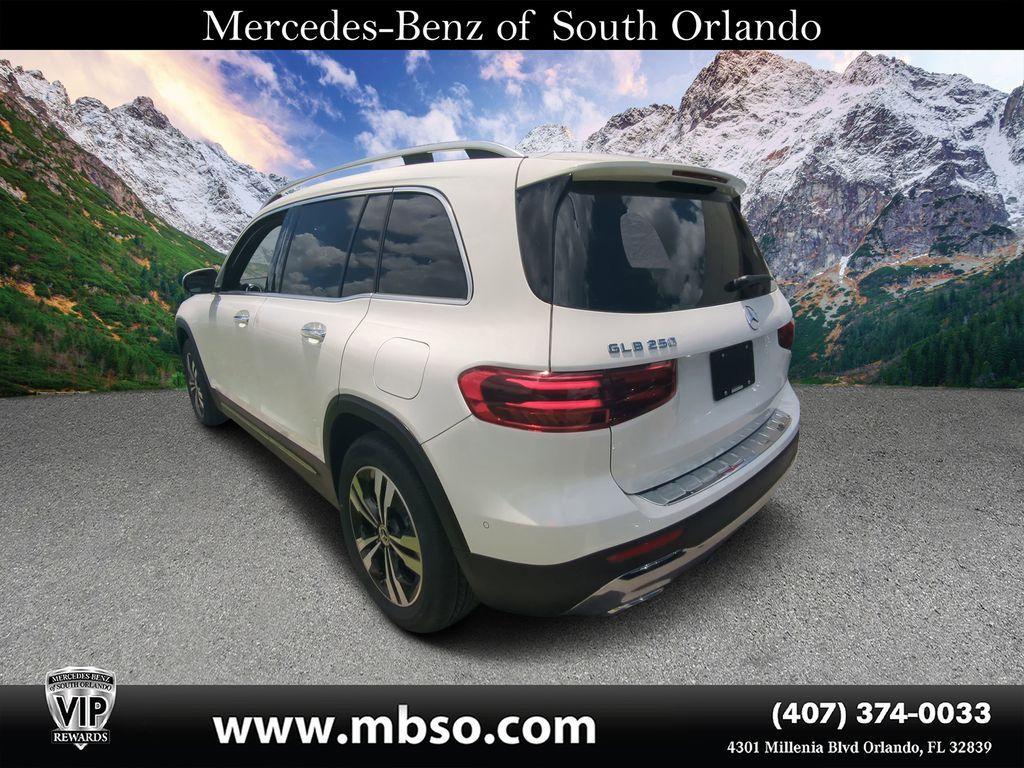 new 2025 Mercedes-Benz GLB 250 car