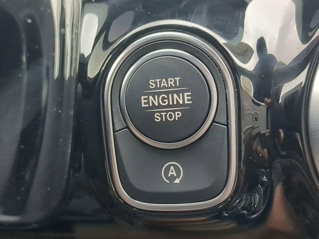 new 2025 Mercedes-Benz GLA 250 car