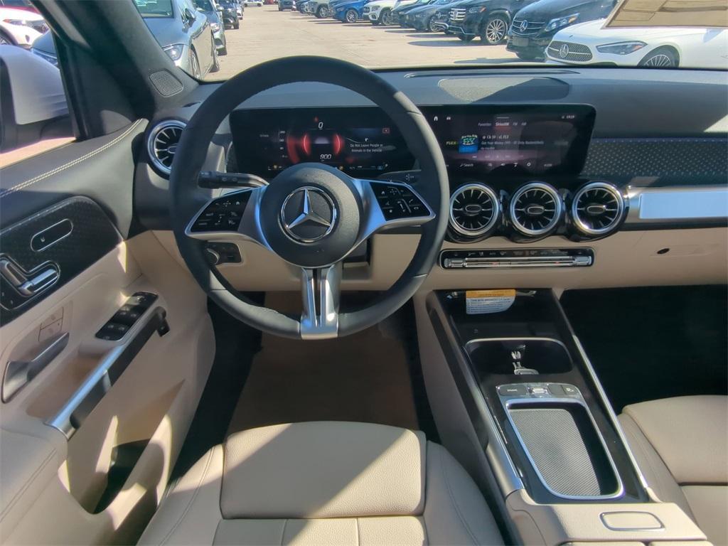 new 2025 Mercedes-Benz GLB 250 car