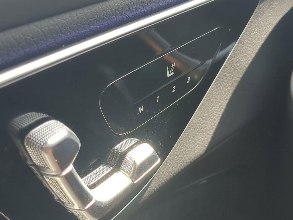 new 2025 Mercedes-Benz GLC 350e car