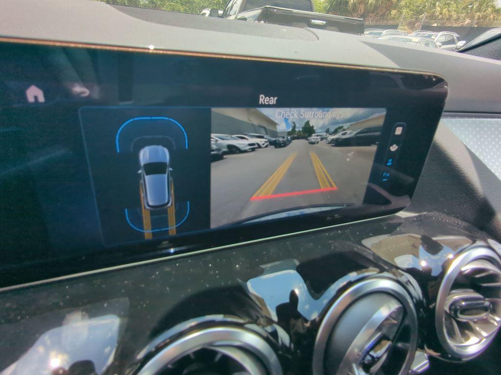 new 2025 Mercedes-Benz GLA 250 car