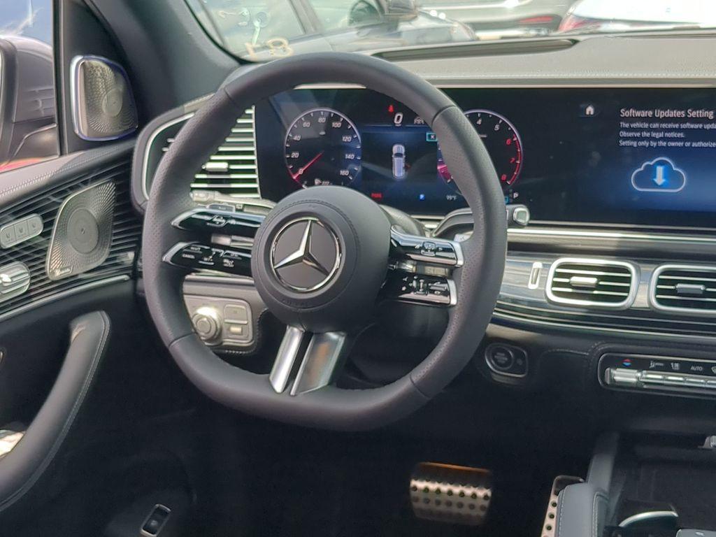 new 2025 Mercedes-Benz GLS 450 car