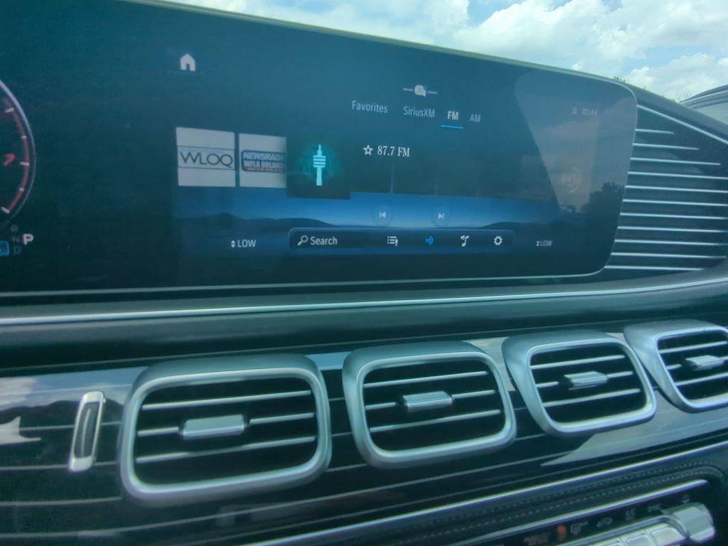 new 2025 Mercedes-Benz GLS 450 car