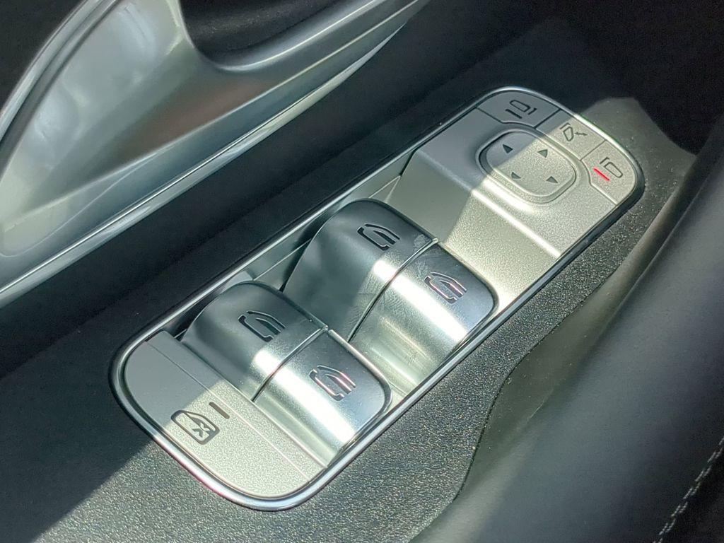 new 2025 Mercedes-Benz GLS 450 car