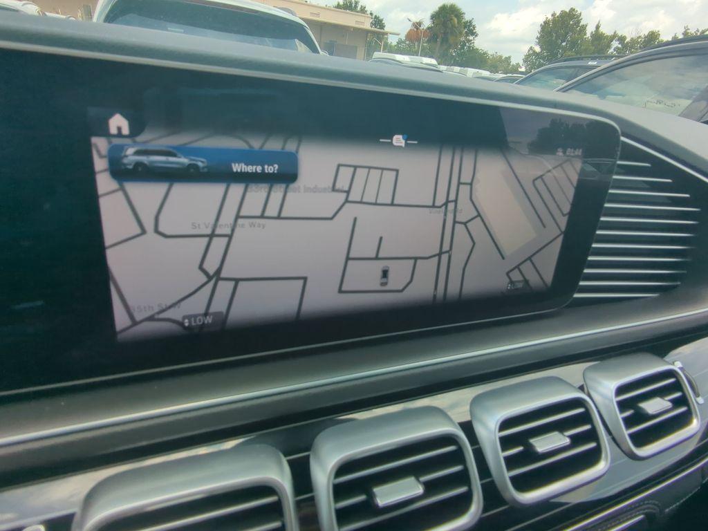 new 2025 Mercedes-Benz GLS 450 car