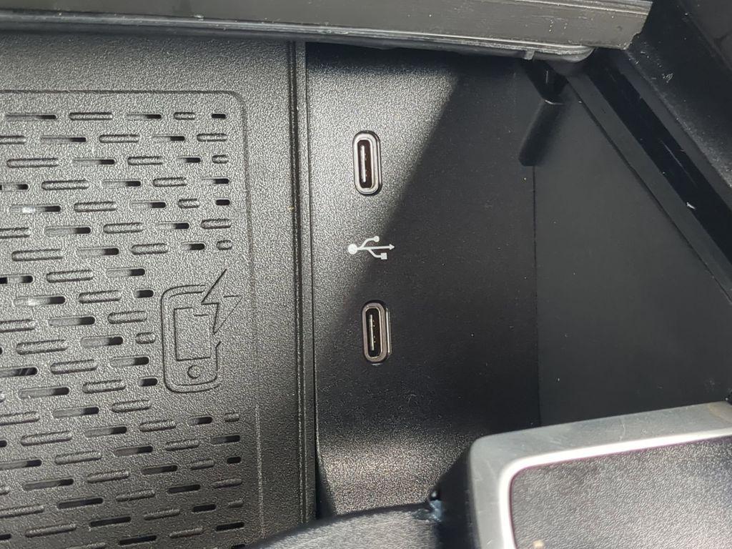 new 2025 Mercedes-Benz GLS 450 car