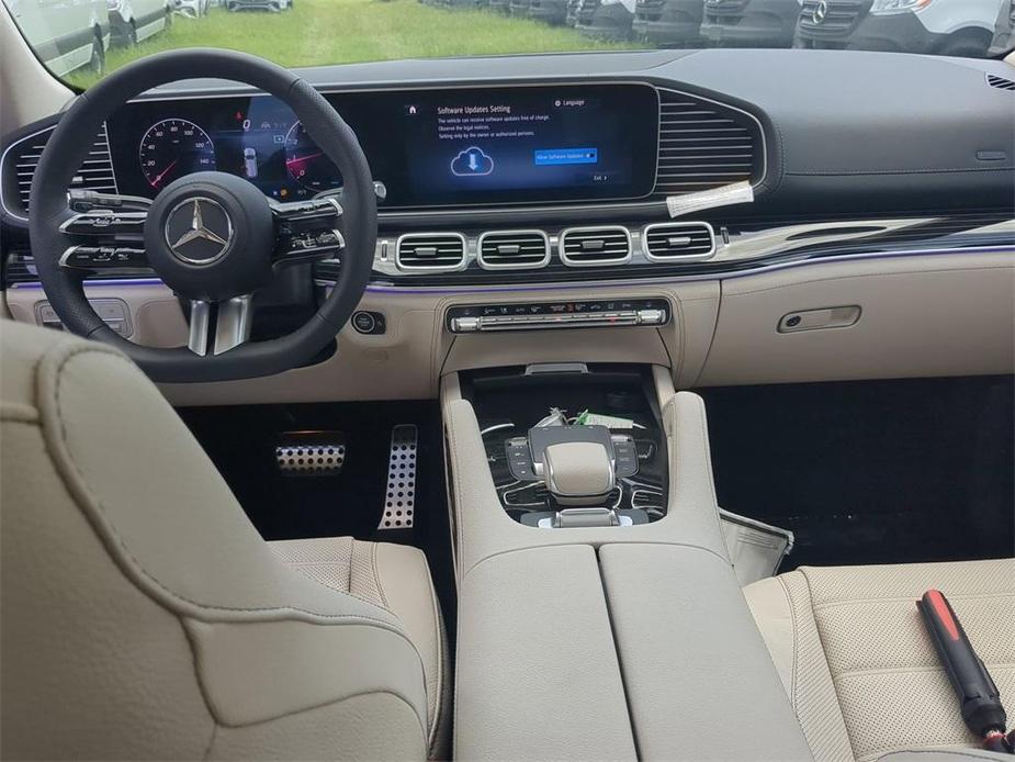 new 2024 Mercedes-Benz GLS 580 car, priced at $117,915