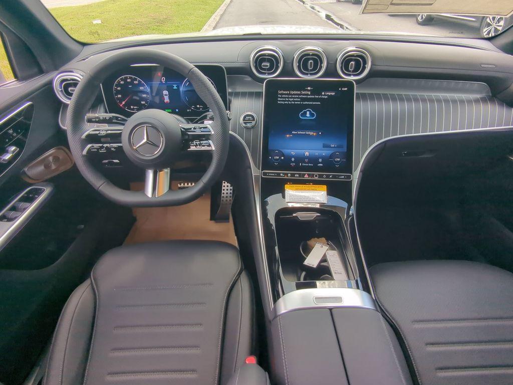new 2025 Mercedes-Benz GLC 350e car