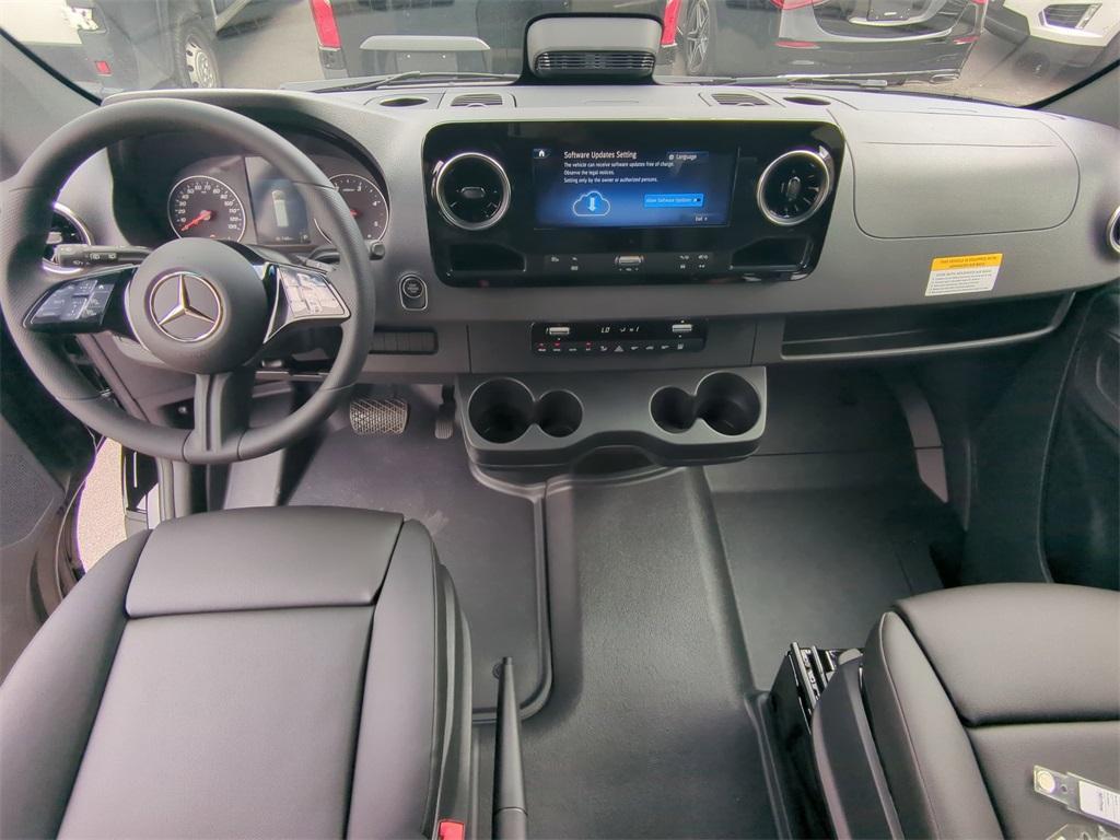 new 2025 Mercedes-Benz Sprinter 2500 car