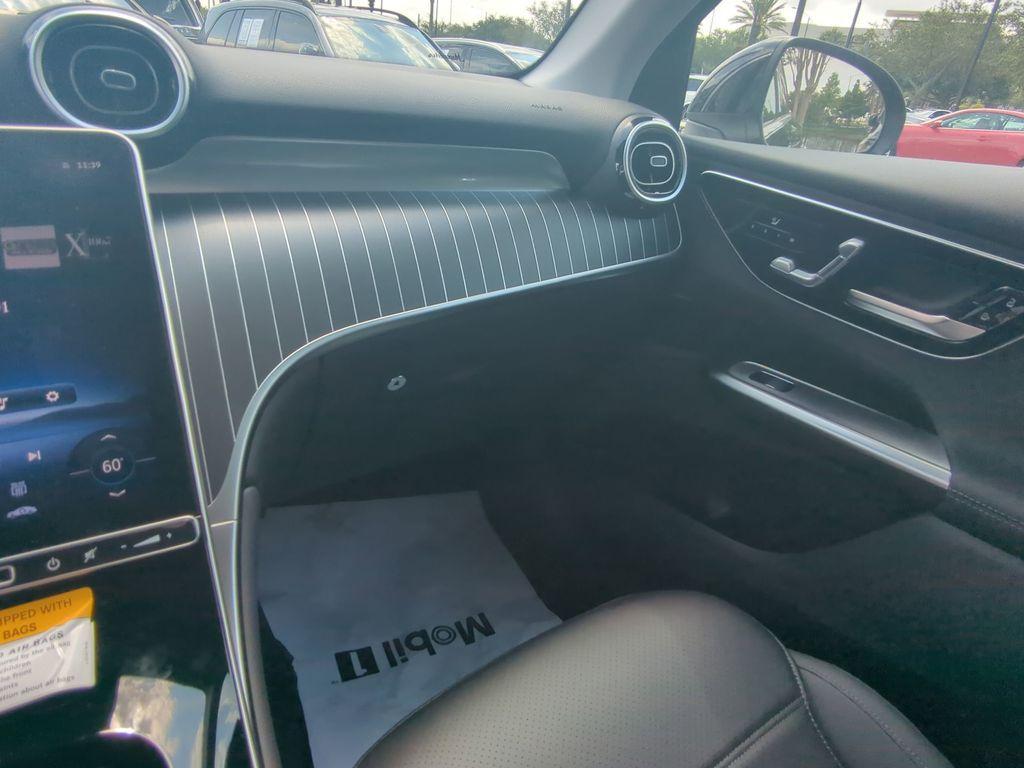 new 2025 Mercedes-Benz GLC 350e car