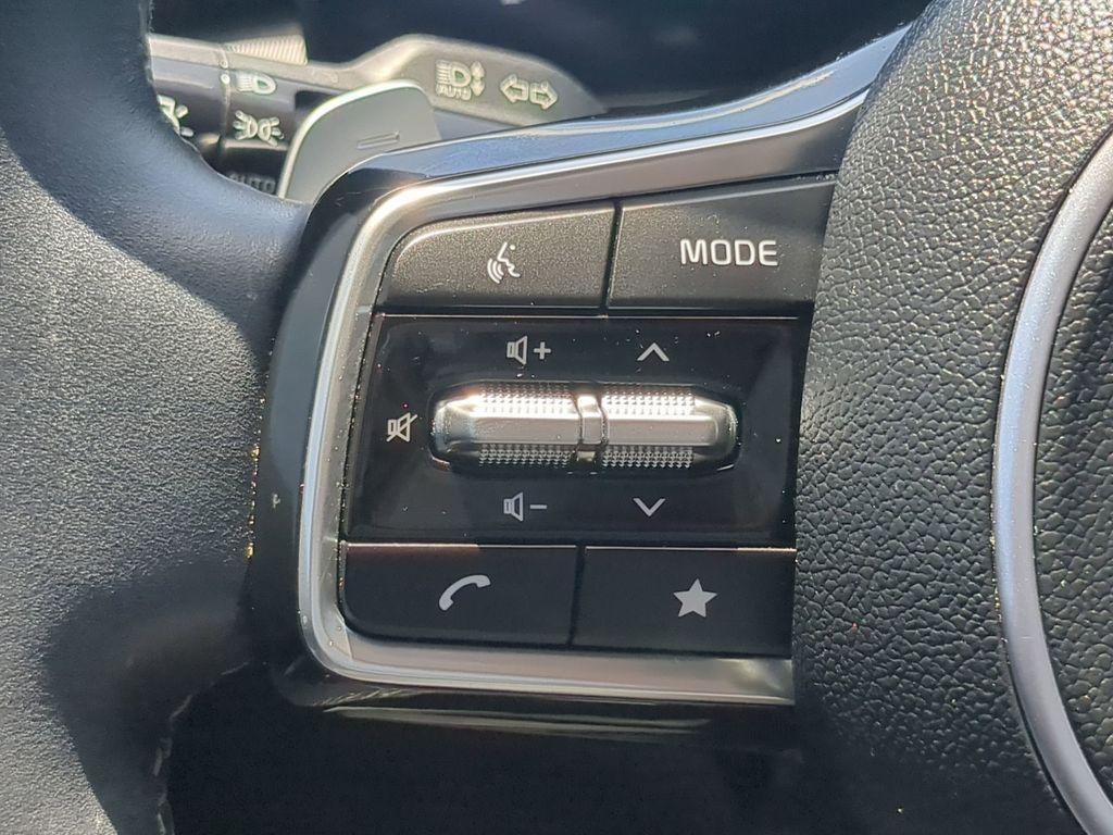 used 2025 Kia Sorento Hybrid car, priced at $37,194