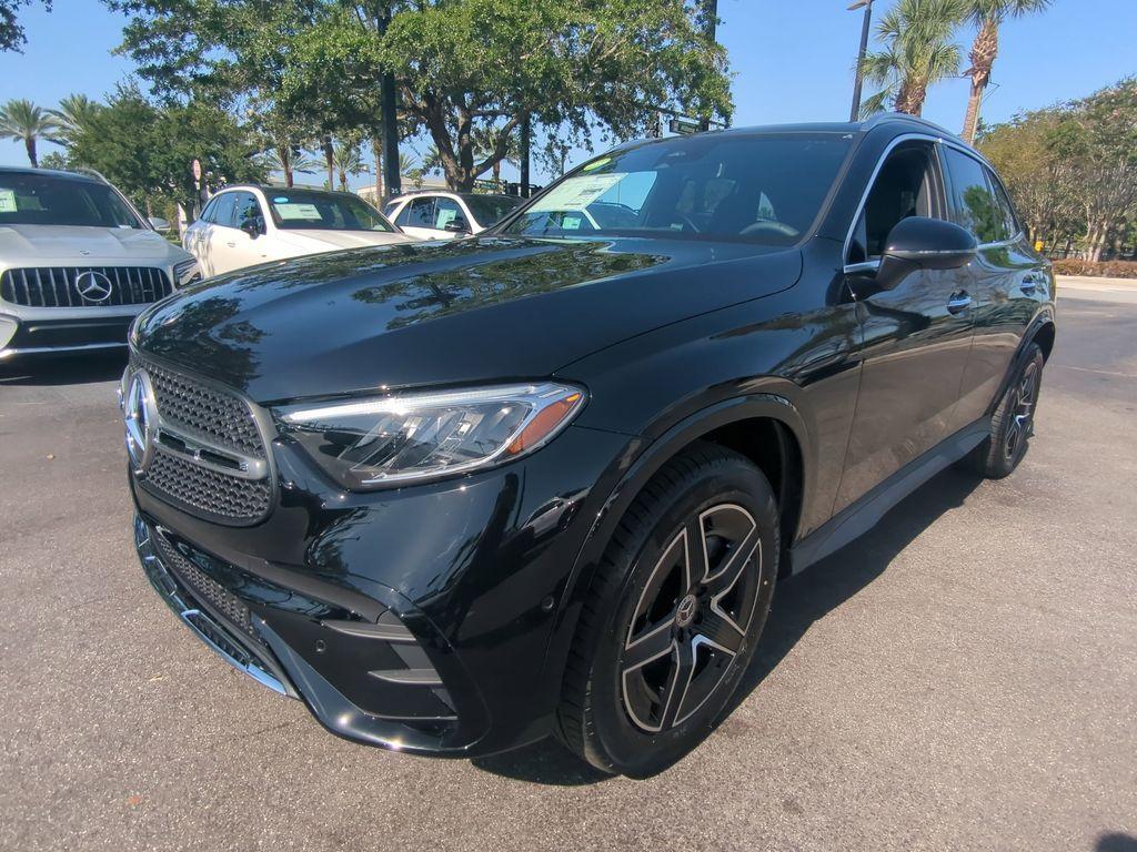 new 2025 Mercedes-Benz GLC 300 car