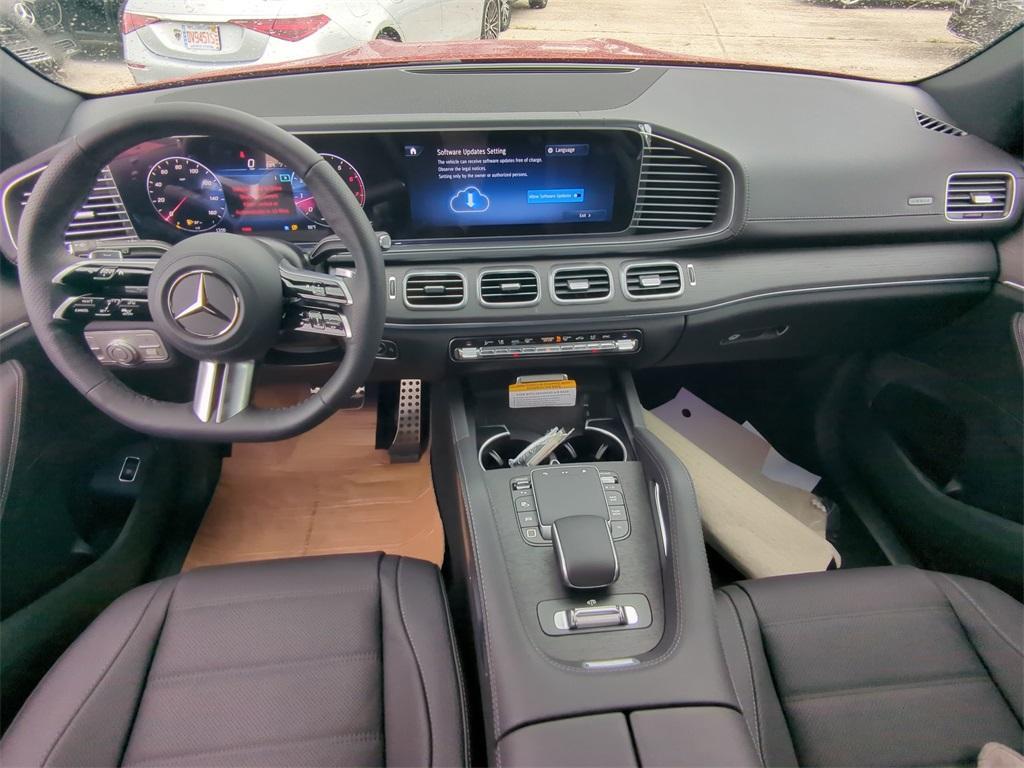 new 2025 Mercedes-Benz GLS 450 car