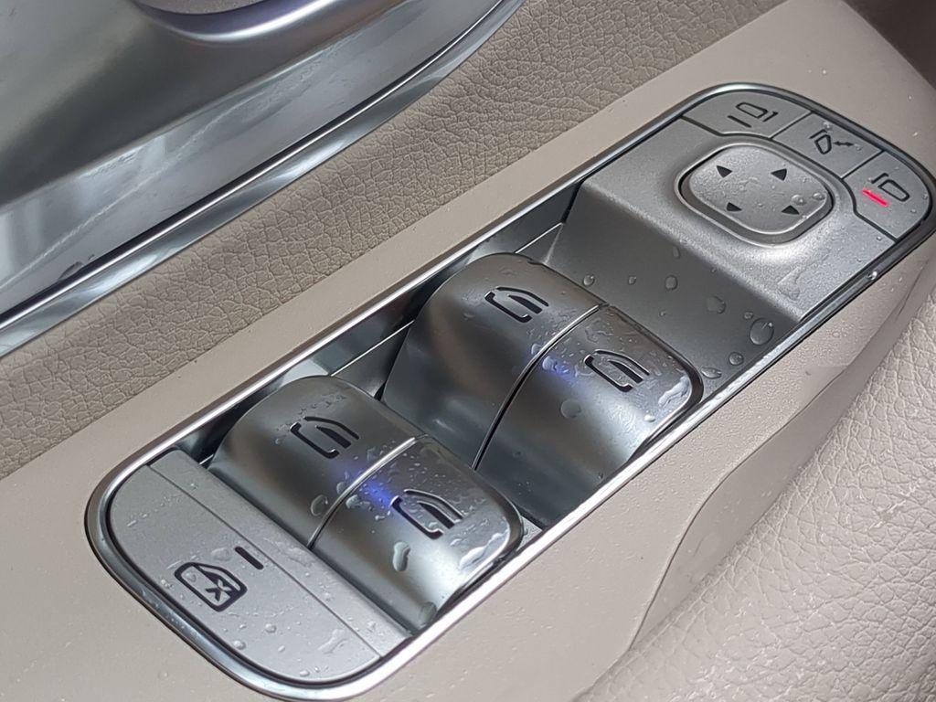 new 2025 Mercedes-Benz GLE 450e car