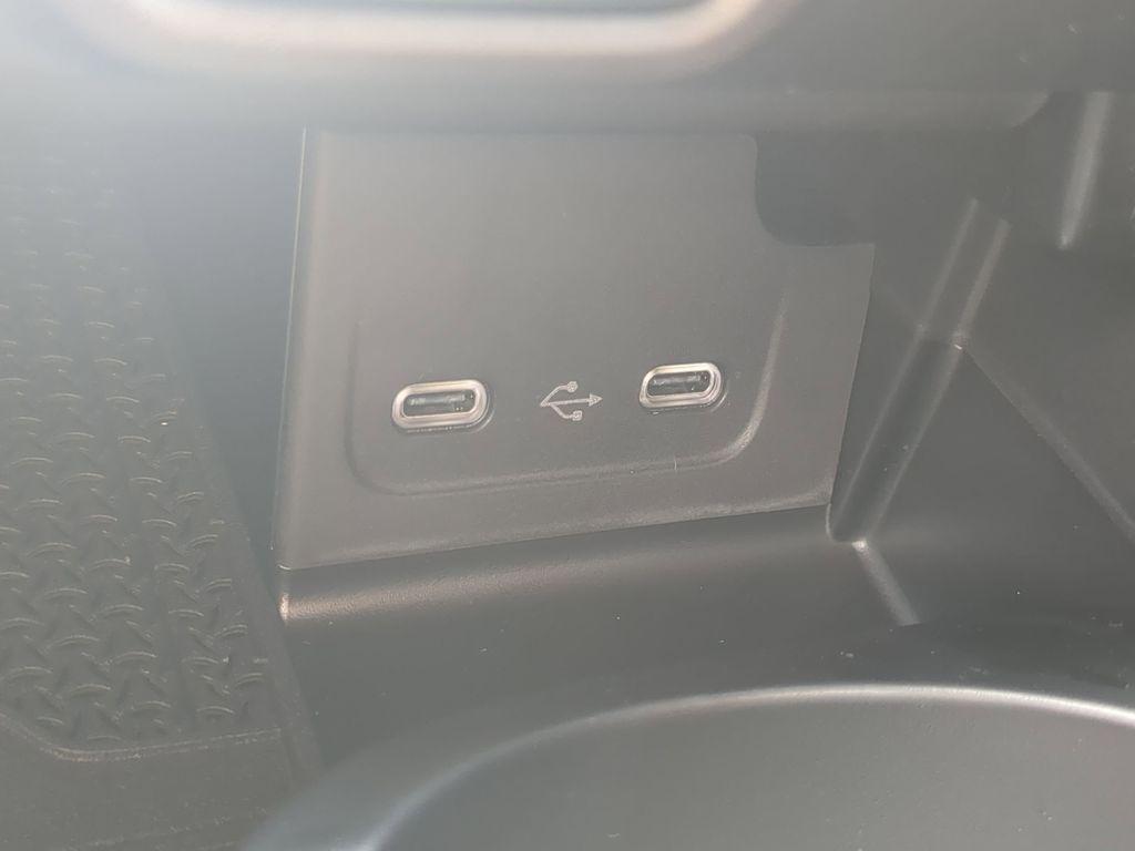 new 2025 Mercedes-Benz C-Class car