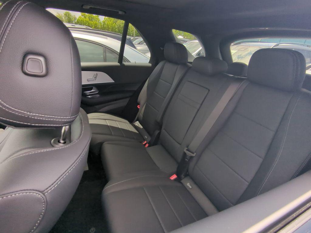 new 2025 Mercedes-Benz GLE 450 car