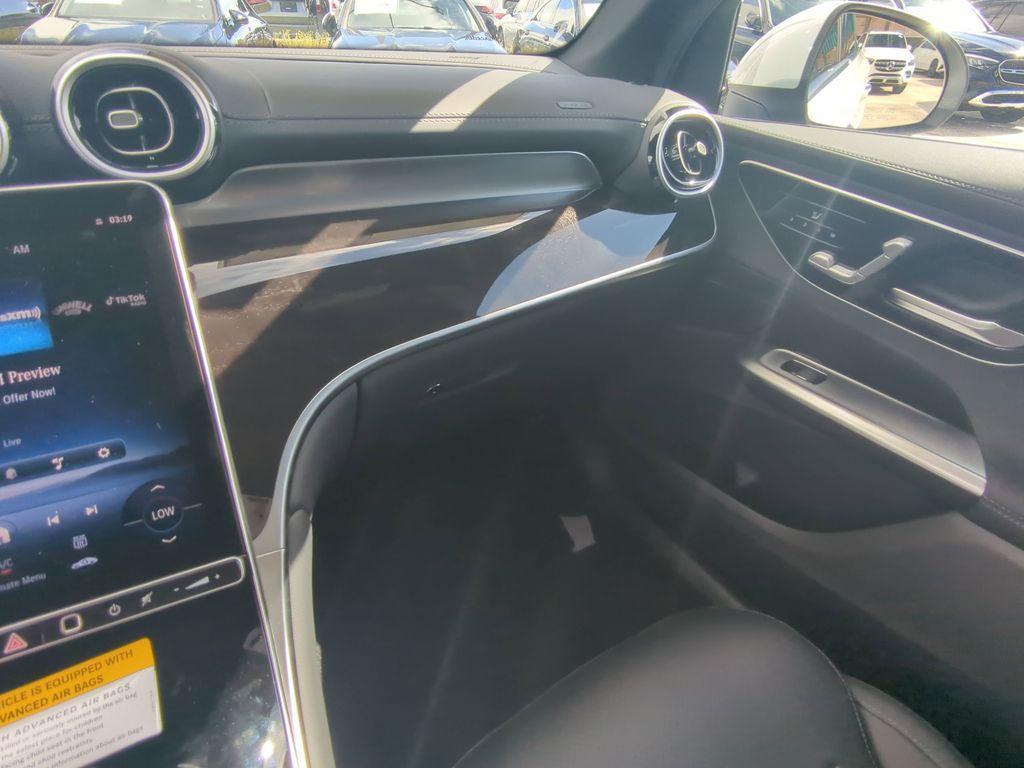 new 2026 Mercedes-Benz GLC 300 car