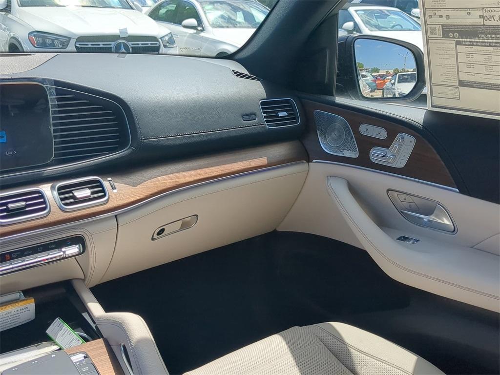 new 2025 Mercedes-Benz GLE 580 car
