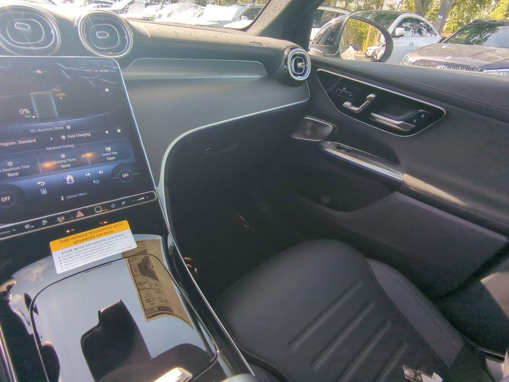new 2025 Mercedes-Benz GLC 350e car