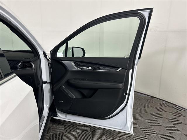 new 2025 Cadillac XT6 car, priced at $61,914