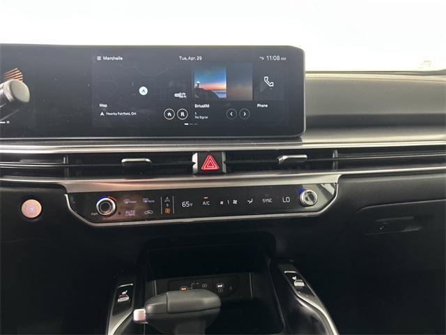 used 2025 Kia Sorento car, priced at $35,462