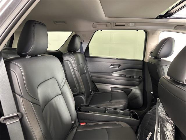 new 2025 Nissan Pathfinder car, priced at $41,338