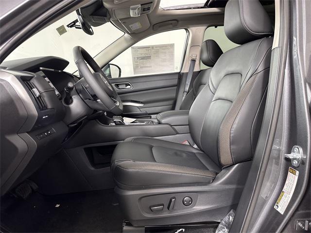new 2025 Nissan Pathfinder car, priced at $41,338