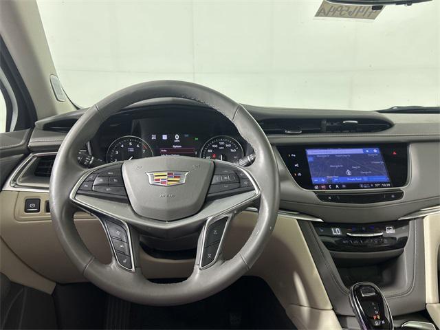 used 2023 Cadillac XT5 car, priced at $32,904