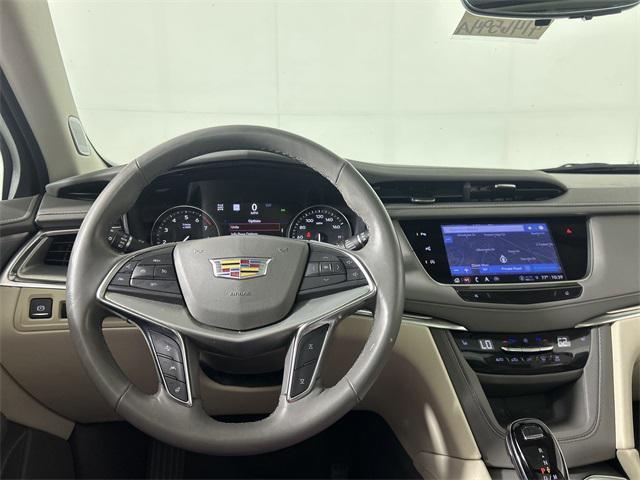 used 2023 Cadillac XT5 car, priced at $32,904