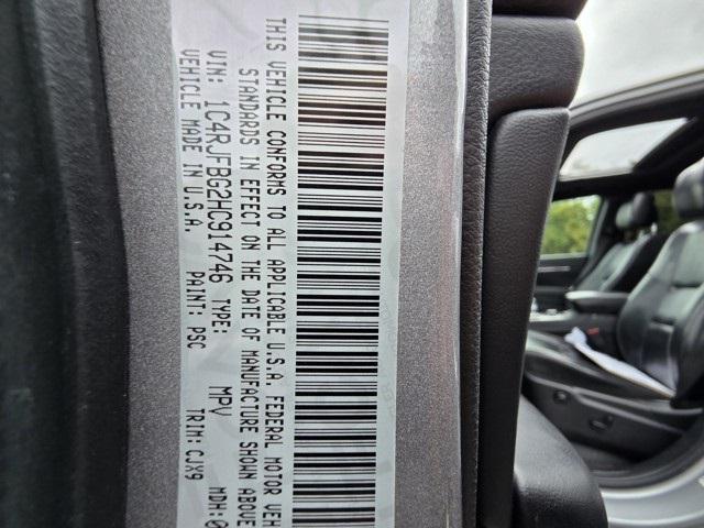 used 2017 Jeep Grand Cherokee car, priced at $15,989