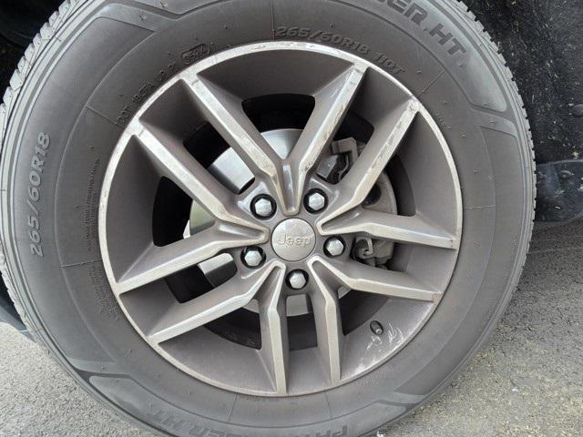 used 2017 Jeep Grand Cherokee car, priced at $15,989