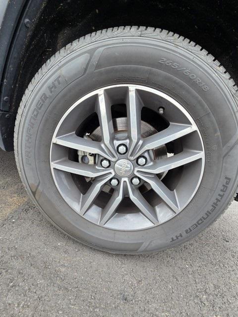 used 2017 Jeep Grand Cherokee car, priced at $15,989