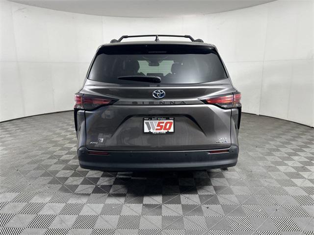 used 2022 Toyota Sienna car, priced at $38,901