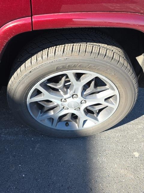 used 2019 Jeep Grand Cherokee car, priced at $27,764